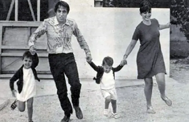 Claudia Mori with family
