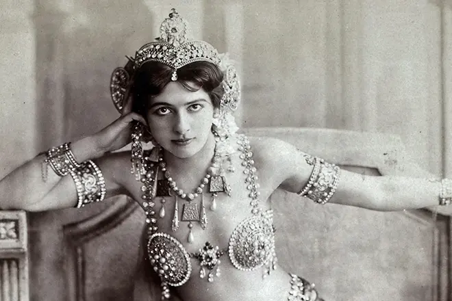 Mata Hari.