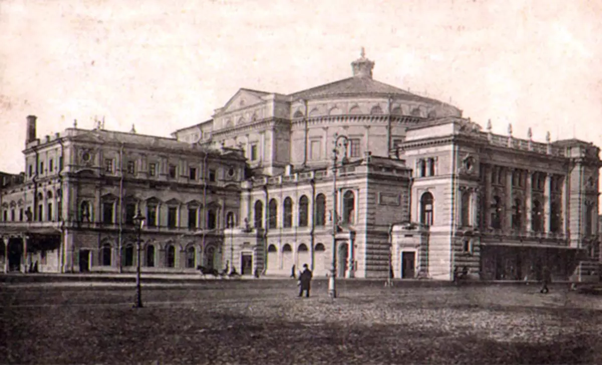 Mariinsky ပြဇာတ်ရုံကို Empress ၏ပဏာမခြေလှမ်းပေါ်တွင်တည်ဆောက်ခဲ့သည်