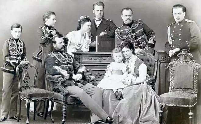Maria Alexandrovna met familie