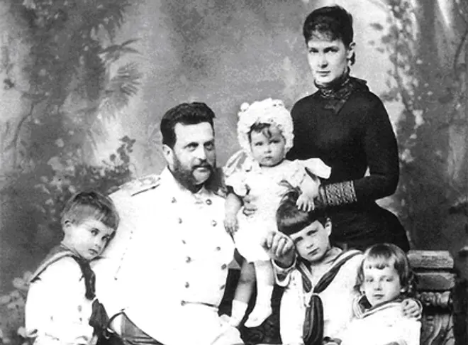 Grand Duke Andrei Vladimirovich med foreldre