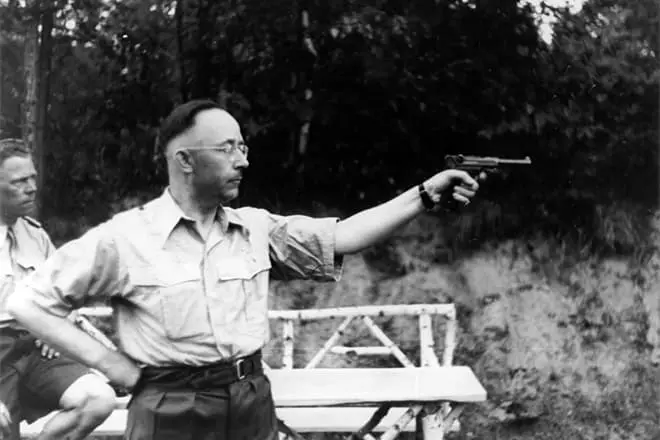 Henry Himmler coi thường người Do Thái