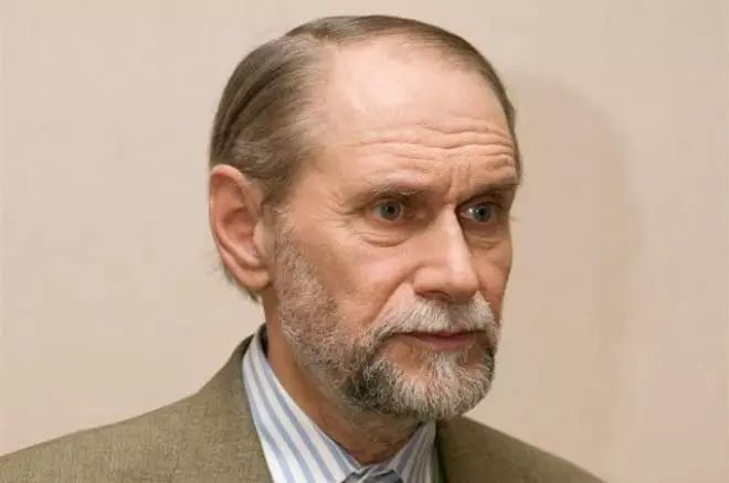 Televizní moderátor, spisovatel a satirik Victor Koklushkin