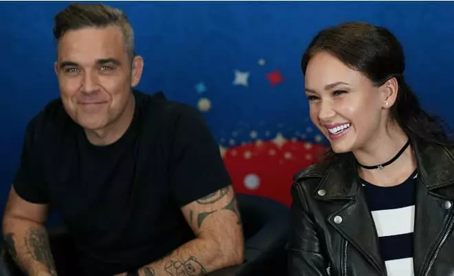 Robbie Williams e Aida Gorifullina na apertura da Copa do Mundo de 2018