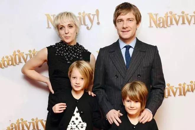 Amanda Abbington ar vīru un bērniem