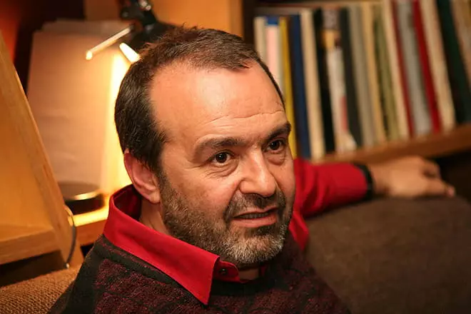 Viktor Shenderovich.