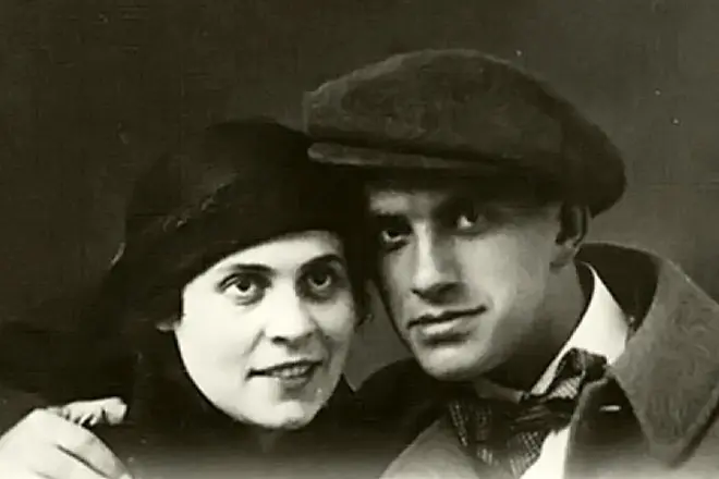 Vladimir Mayakovsky နှင့် Lily Bric