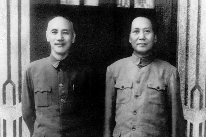 Mao Zedong et Chan Kaishi, le chef du parti Gomindan