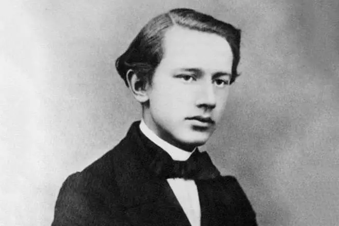Peter Tchaikovsky - Biografie, foto's, kreatiwiteit, persoonlike lewe, werke en sy verbinding 18004_1