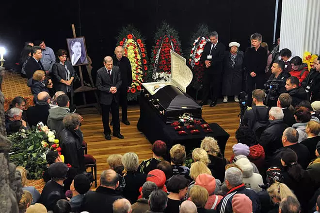 Valeria Swollen Funeral