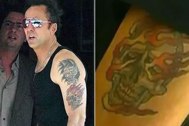 Tattoo yumuzimu uri ku ntoki muri Nicholas Cage