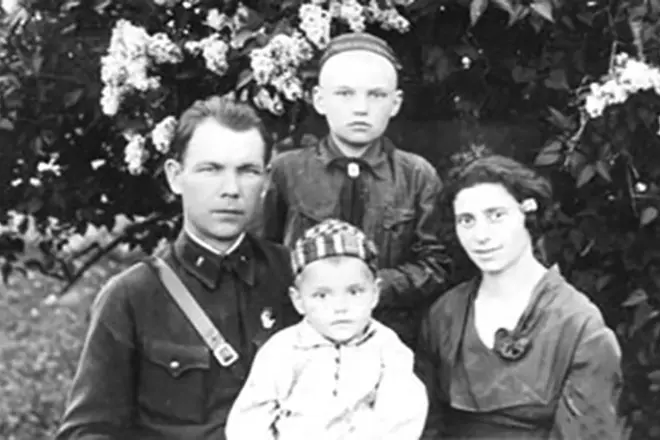 Rimma Kazakov amb la família