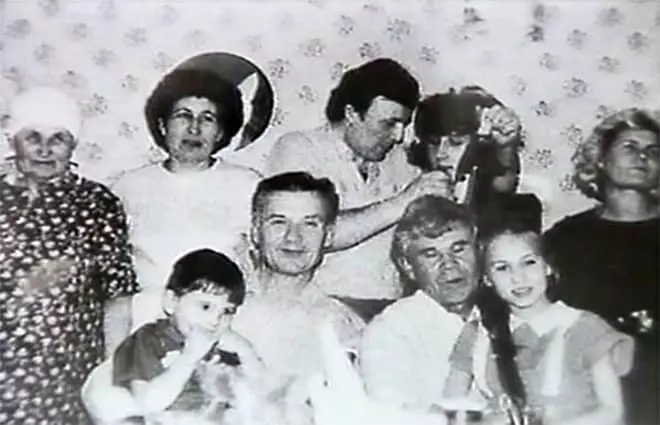 Andrei Chikatilo với gia đình
