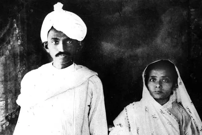 مهاتما گاندی و همسرش Castureba