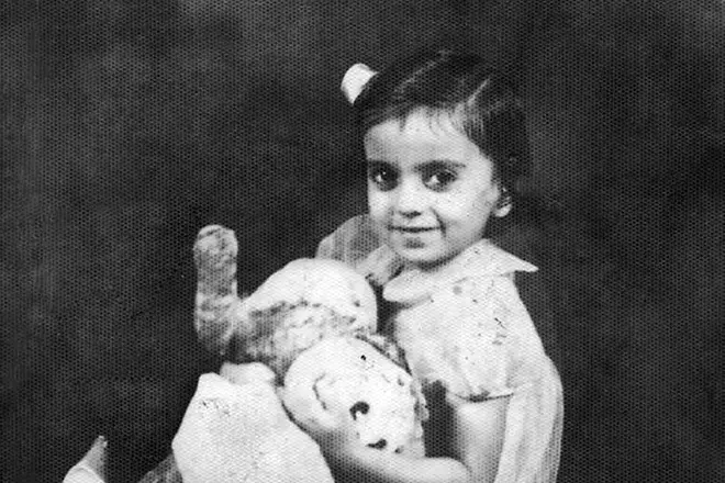 Indira gandhi մանկության մեջ