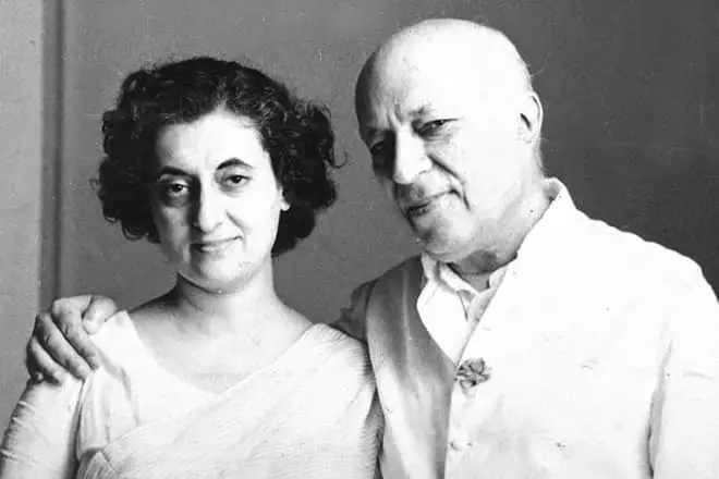 Indira Gandhi tare da Uba