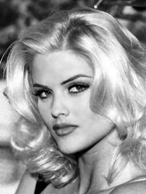 Anna Nicole Smith - biyografi, lavi pèsonèl, foto, sinema ak dènye nouvèl