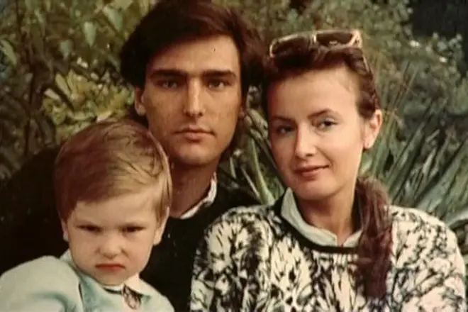 Andrei Derzhavin dengan keluarga