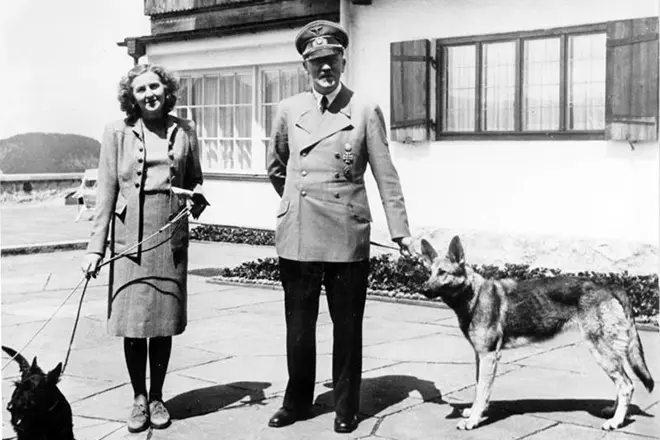 Єва Браун і Адольф Гітлер