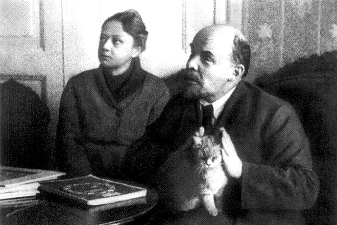 Nadzha kruppaykaya болон vladimir Lenin