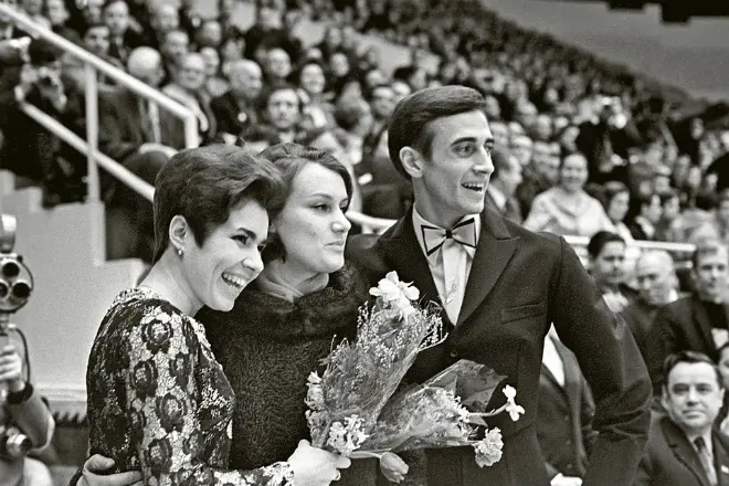 Elena Tchaikovskaya kalawan Lyudmila Pakhomoy na Alexander Gorshkov