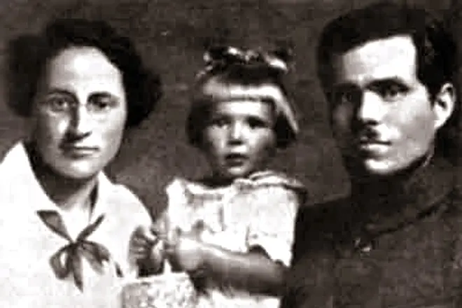 Nestor Makhno cu familia