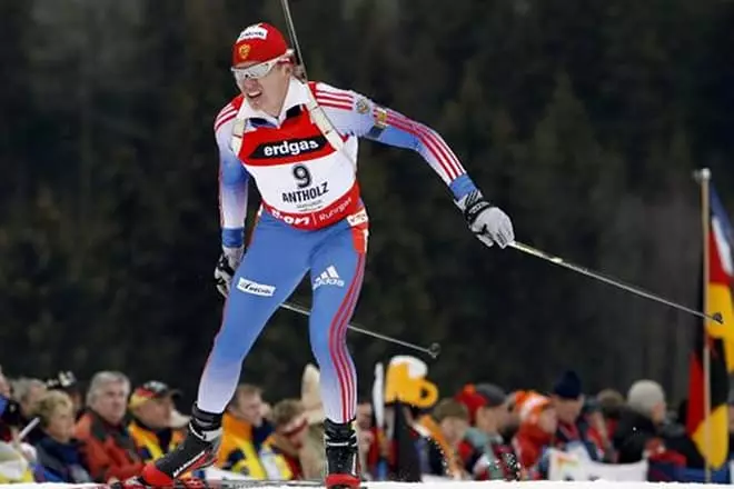 Ivan Vysov ar mhórbhealach Biathlon