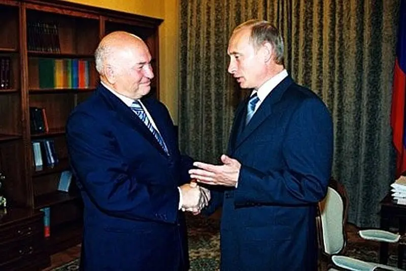 Yuri Luzhkov og Vladimir Putin