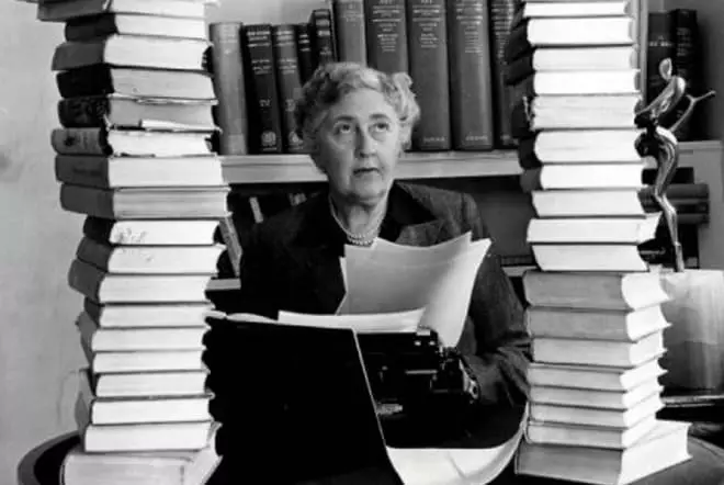 Miss Marple - rakstzīmju detektīva Agatha Christie, viņas biogrāfija un aktrise.