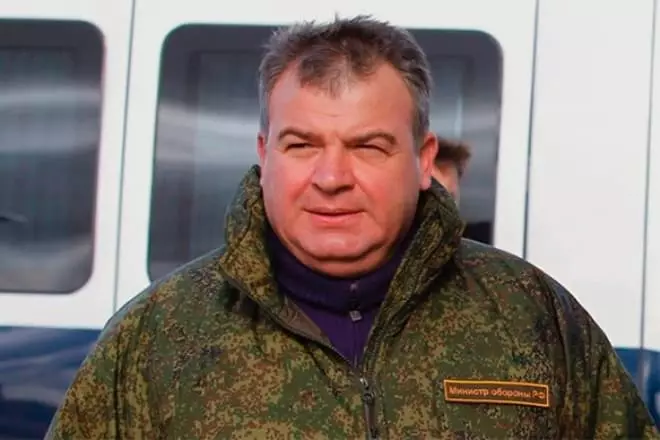 俄罗斯联邦辩护的前部长Anatoly Serdyukov
