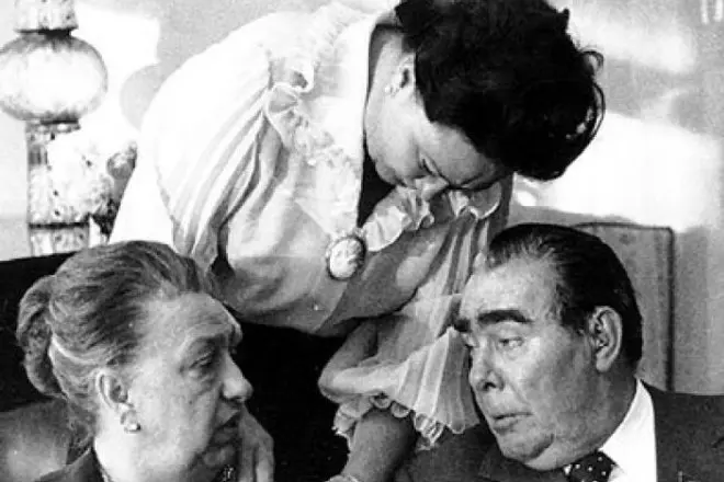 Victoria Brezhnev e Leonid Brezhnev con filla