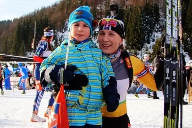 Anastasia Kuzmin e figlio