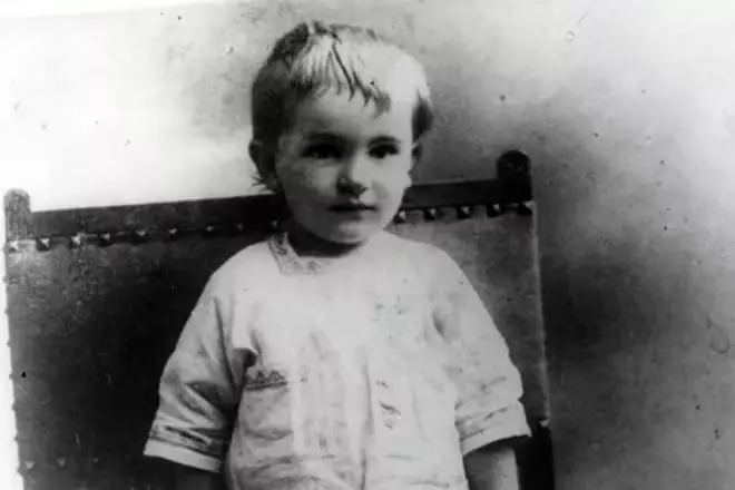 يوري أندروبوف في مرحلة الطفولة