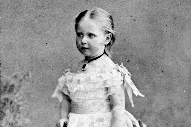 Alexandra Fedorovna în copilărie