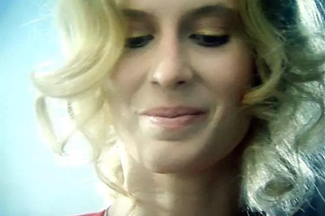 Irina Mettleskaya在電影中“蛹”