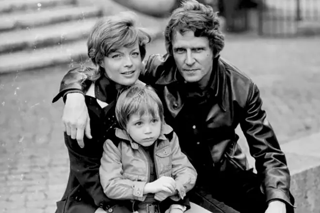 Romi Schneider un Harijs Mien ar dēlu