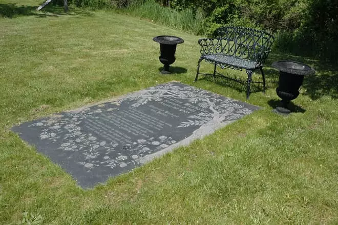 Grave Charles Bronson.