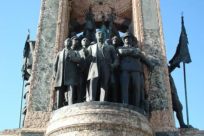 Clement Voroshilov بنای یادبود