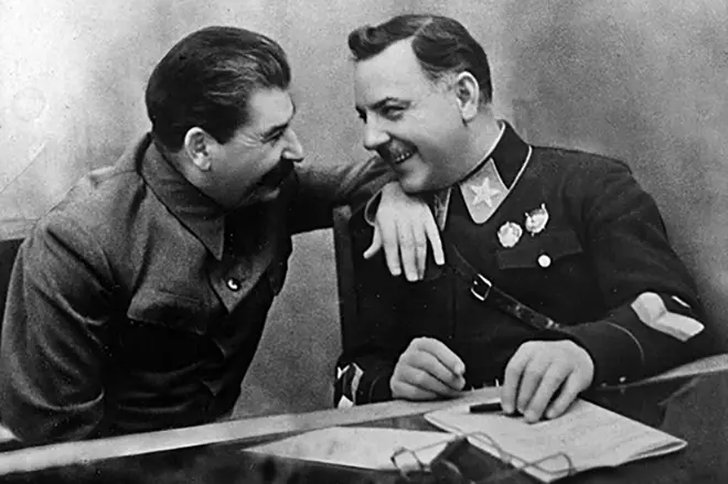 Voroshilov i Staljin