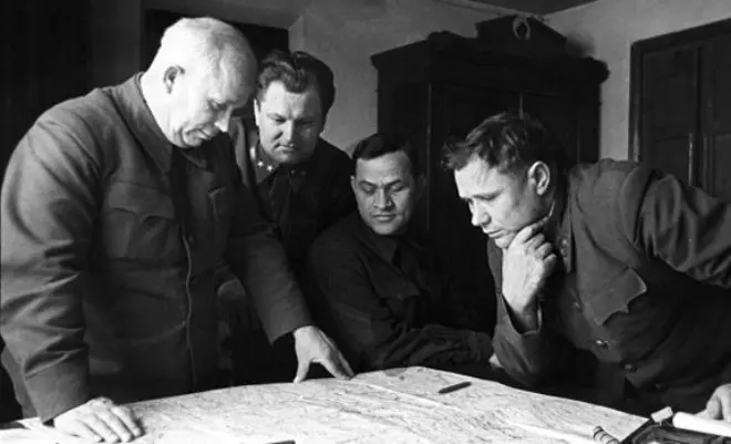 Nikita Khrushchev durante la seconda guerra mondiale