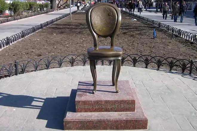 Monument zu ilfu a Petrov an Odessa