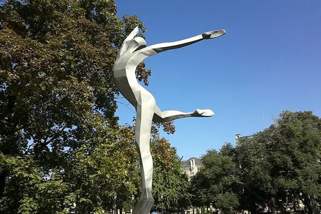 Spomenik plesačici Marisa Liepay u Rigi