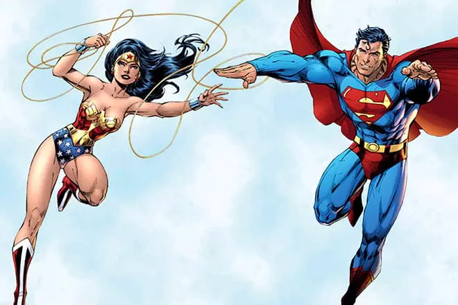 Wonder Woman ug Superman