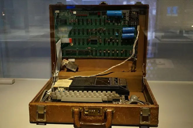 პირველი კომპიუტერი სტივ ვოზნი