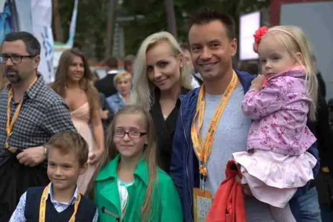 Alexey Serov cu un fost soțos și copii