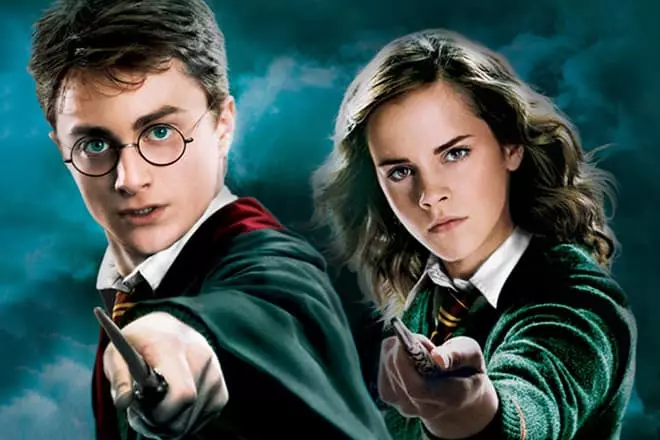 Hermione ဂရင်းဆရာနှင့် Harry Potter