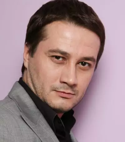 Kirill Ivanchenko - biyografi, filmografi, wòl teyat, lavi pèsonèl, foto, rimè kap kouri ak dènye nouvèl 2021