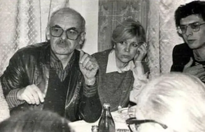 Bulat Okudzhava og Olga Artzimovich og sønn