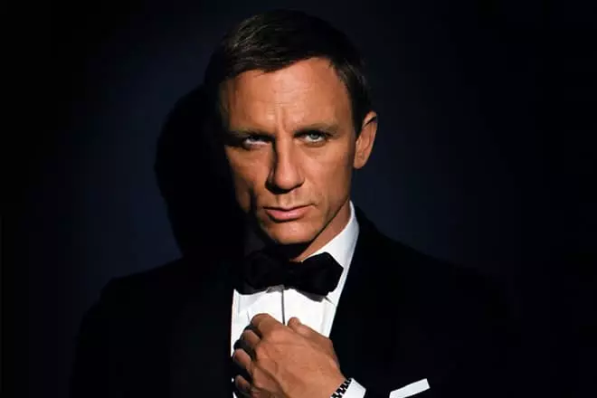 Daniel Craig như James Bond