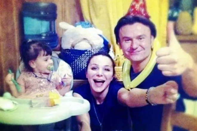 Ivan Rudakov ve Laura Keosayan kızıyla birlikte
